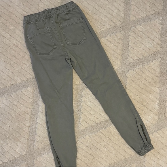 American Eagle Next Level High-waisted jogger size 4 regular - Picture 2 of 6